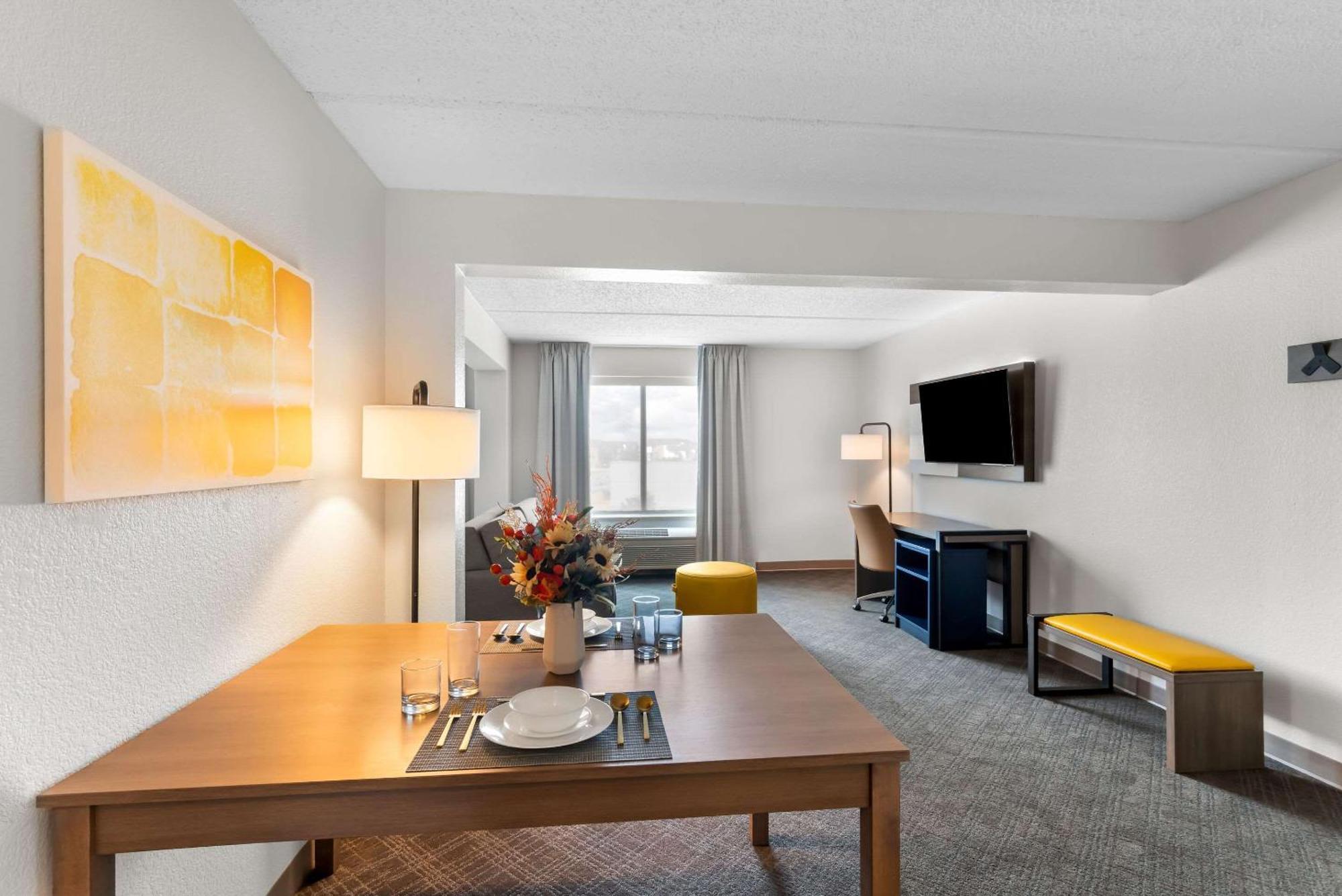 Comfort Suites Austin Airport Dış mekan fotoğraf